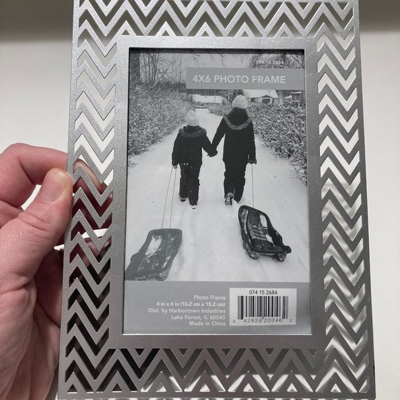 Set of 3 Metal 4x6 Frames - Picture 4 of 8